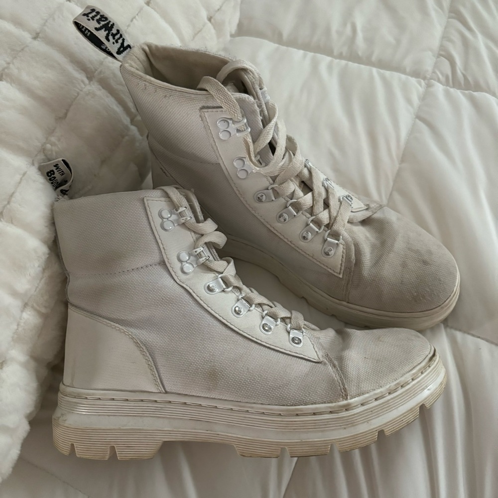 Dr. Martens Womens Combs White Combat Bootstrap